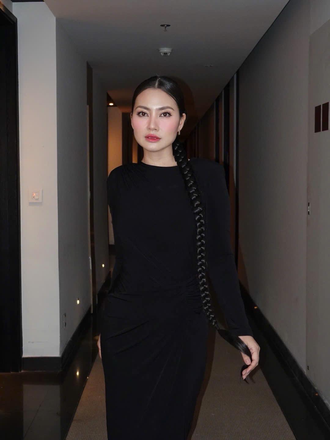 Nhan sắc tuổi 40 của mẹ đơn thân vướng tin đồn cưới ca sĩ Phi Hùng- Ảnh 2.