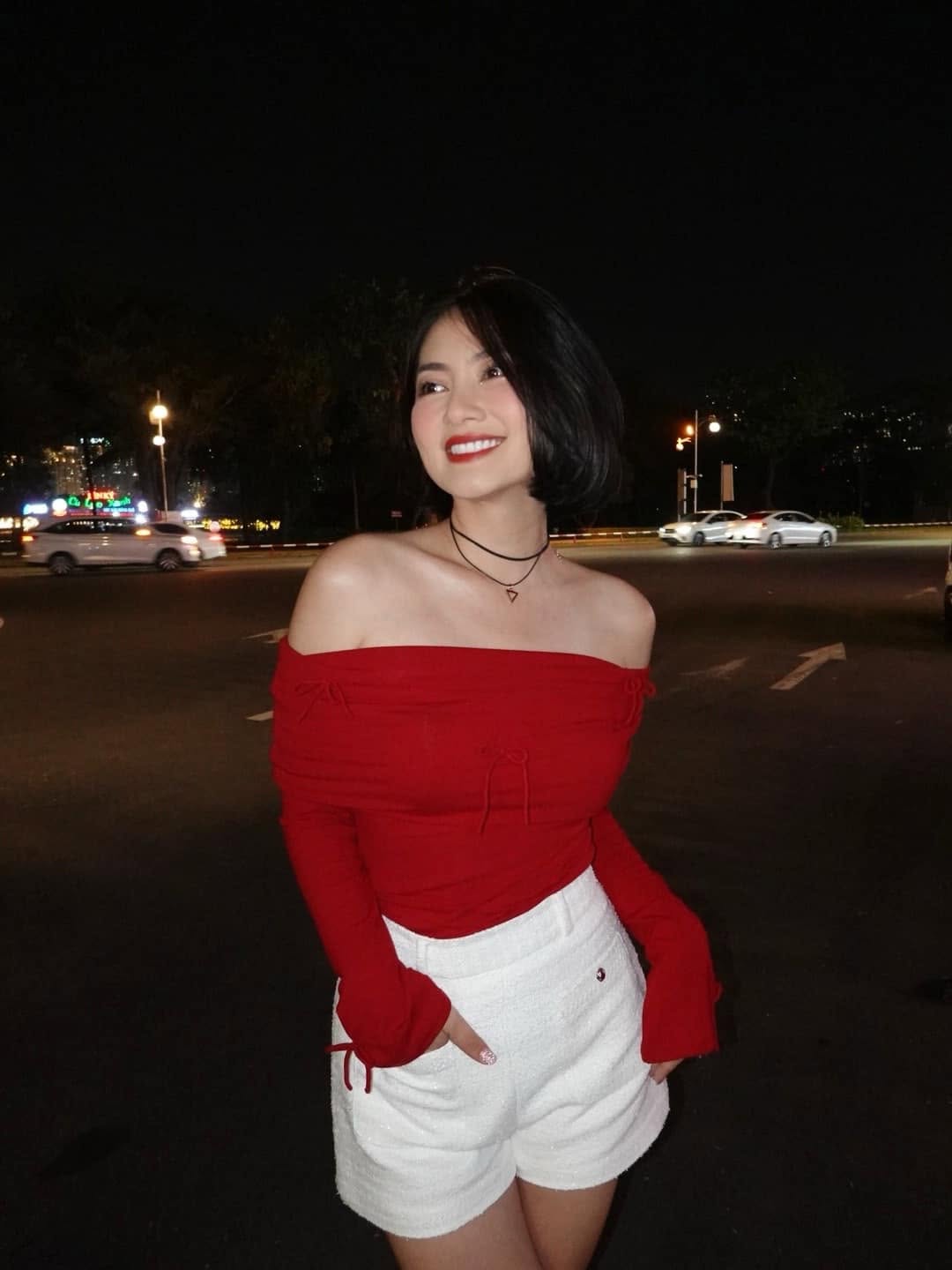 Nhan sắc tuổi 40 của mẹ đơn thân vướng tin đồn cưới ca sĩ Phi Hùng- Ảnh 3.