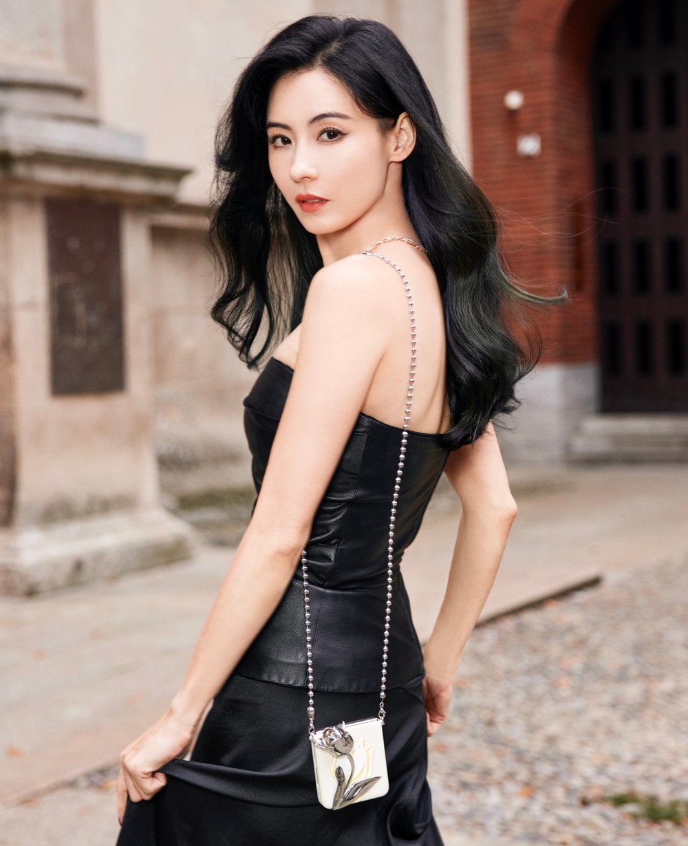 Trương Bá Chi thừa nhận mắc bệnh lạ, sống phụ thuộc vào người quản lý- Ảnh 3. Trương Bá Chi thừa nhận mắc bệnh lạ, sống phụ thuộc vào người quản lý- Ảnh 3.