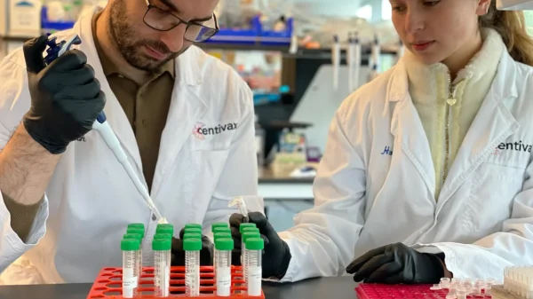 Máu của người đàn ông tự tiêm nọc rắn suốt 20 năm có thể mở ra kỷ nguyên mới cho y học 29 Máu của người đàn ông tự tiêm nọc rắn suốt 20 năm có thể mở ra kỷ nguyên mới cho y học lab mark bellin hannah hirou 80215610648961120332180 1746527309649 1746527309816980165205