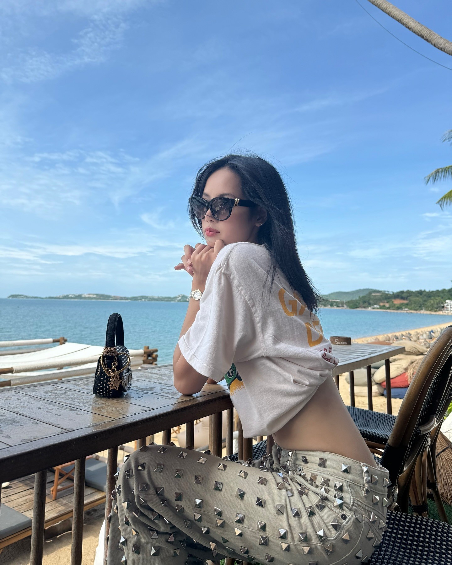 Lisa (BLACKPINK) diện bikini- Ảnh 10.