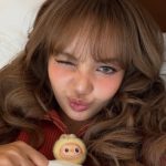 Lisa (BLACKPINK) khoe "Labubu" đính đá quý trị giá 300 triệu Won lalalalisam56493916318318217765265211248971369429306785n 17604327153751415406423 346 0 911 1080 crop 17604327414461773020331jpg