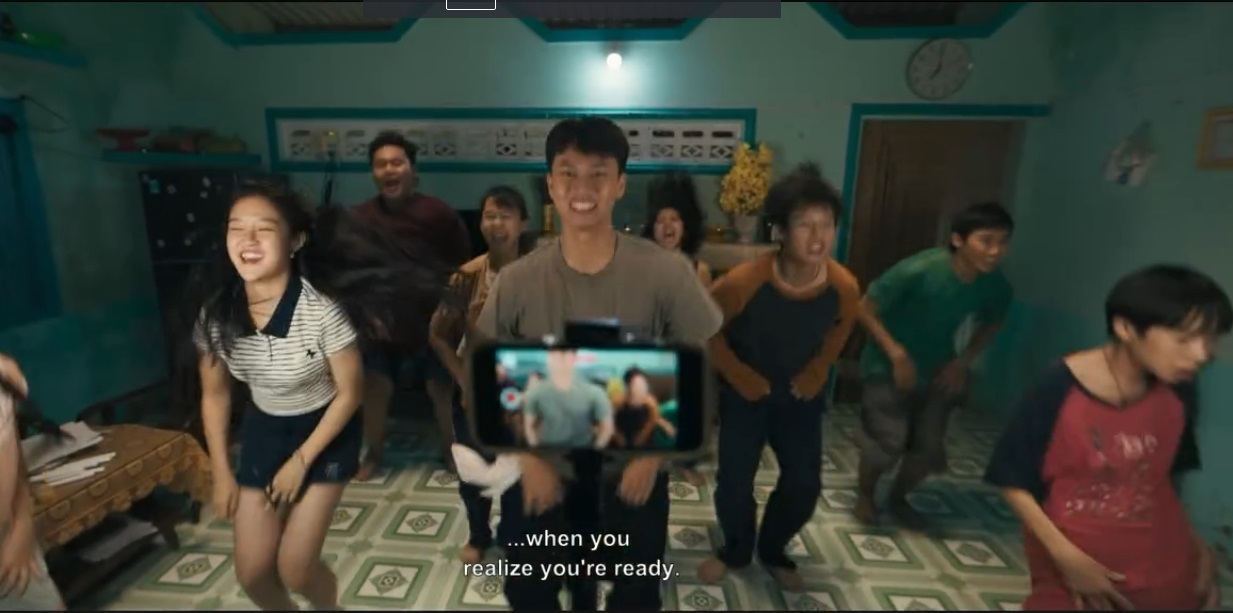 Lật Mặt 8 thống trị phòng vé ngày đầu công chiếu, doanh thu bỏ xa 24 đối thủ cộng lại- Ảnh 3.