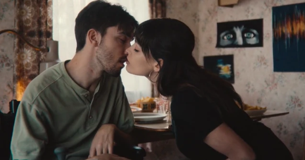 Xem phim Sex Education lần 3 mới biết có 1 cảnh nóng bị cắt, sốc thế nào mà netizen chốt hạ "bỏ là phải"? 26 Xem phim Sex Education lần 3 mới biết có 1 cảnh nóng bị cắt, sốc thế nào mà netizen chốt hạ "bỏ là phải"? latest 1750074606987 1750074608683527315152 48 0 467 801 crop 17500746395631301241270png