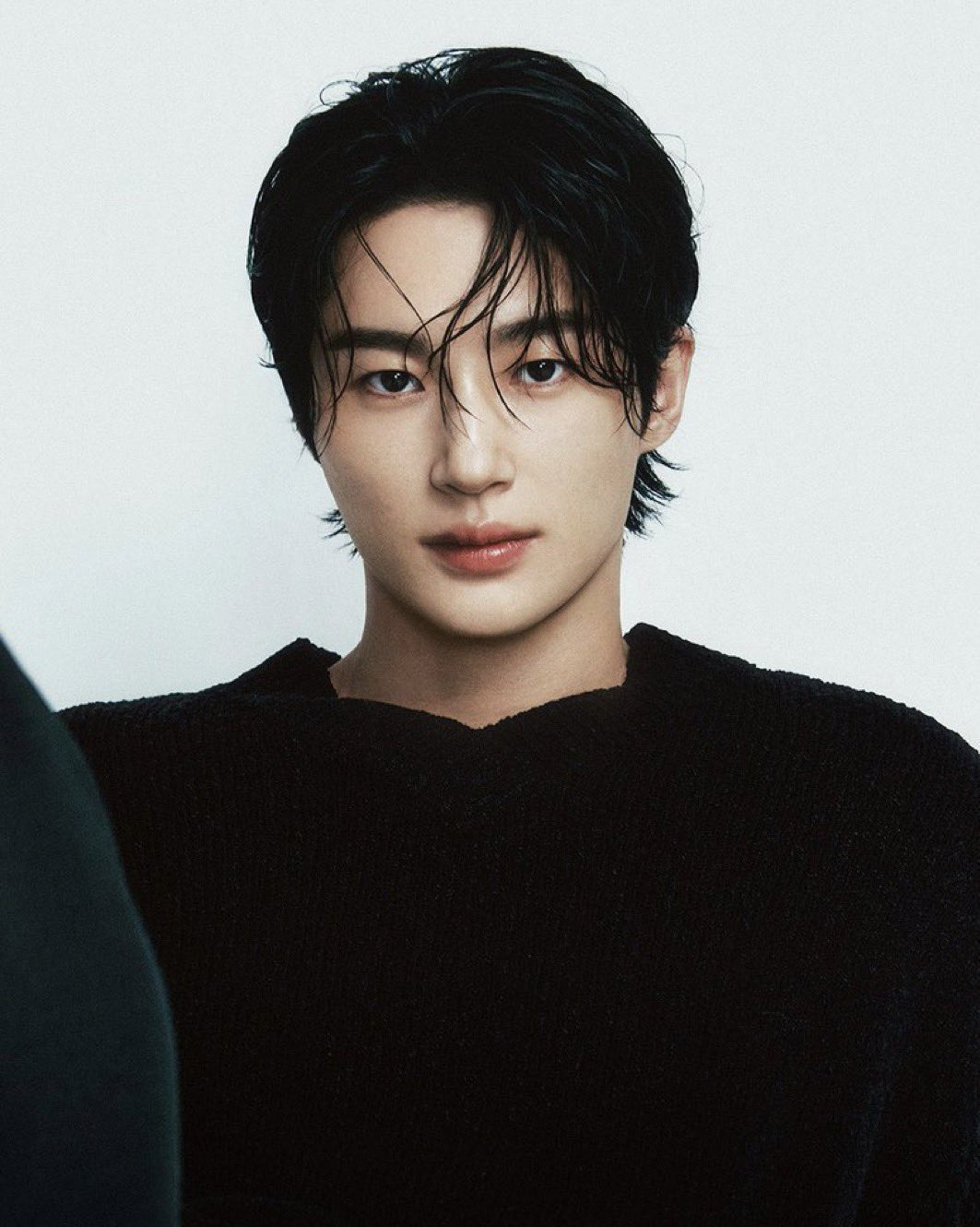 Thiếu gia tài phiệt đang cực hot vì giống cả showbiz: Nhìn thẳng tưởng Cha Eun Woo, ngó ngang lại ra V (BTS)- Ảnh 9.