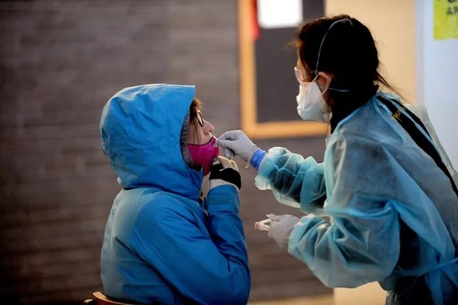 WHO: Biến thể COVID-19 mới có thể đang làm gia tăng số ca nhiễm ở 3 khu vực- Ảnh 4.