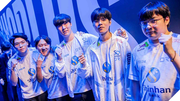 LMHT: LazyFeel duoc cong dong vi nhu phien ban thu nho cua Huyen thoai Xa thu cua DRX 3 LMHT: LazyFeel được cộng đồng ví như phiên bản thu nhỏ của Huyền thoại Xạ thủ của DRX