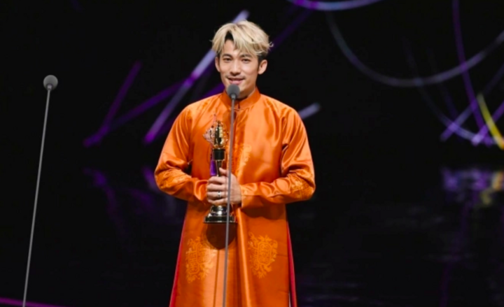 Liên Bỉnh Phát: Từ MC hội chợ, phục vụ đến “Lương Triều Vỹ của Việt Nam”- Ảnh 1.