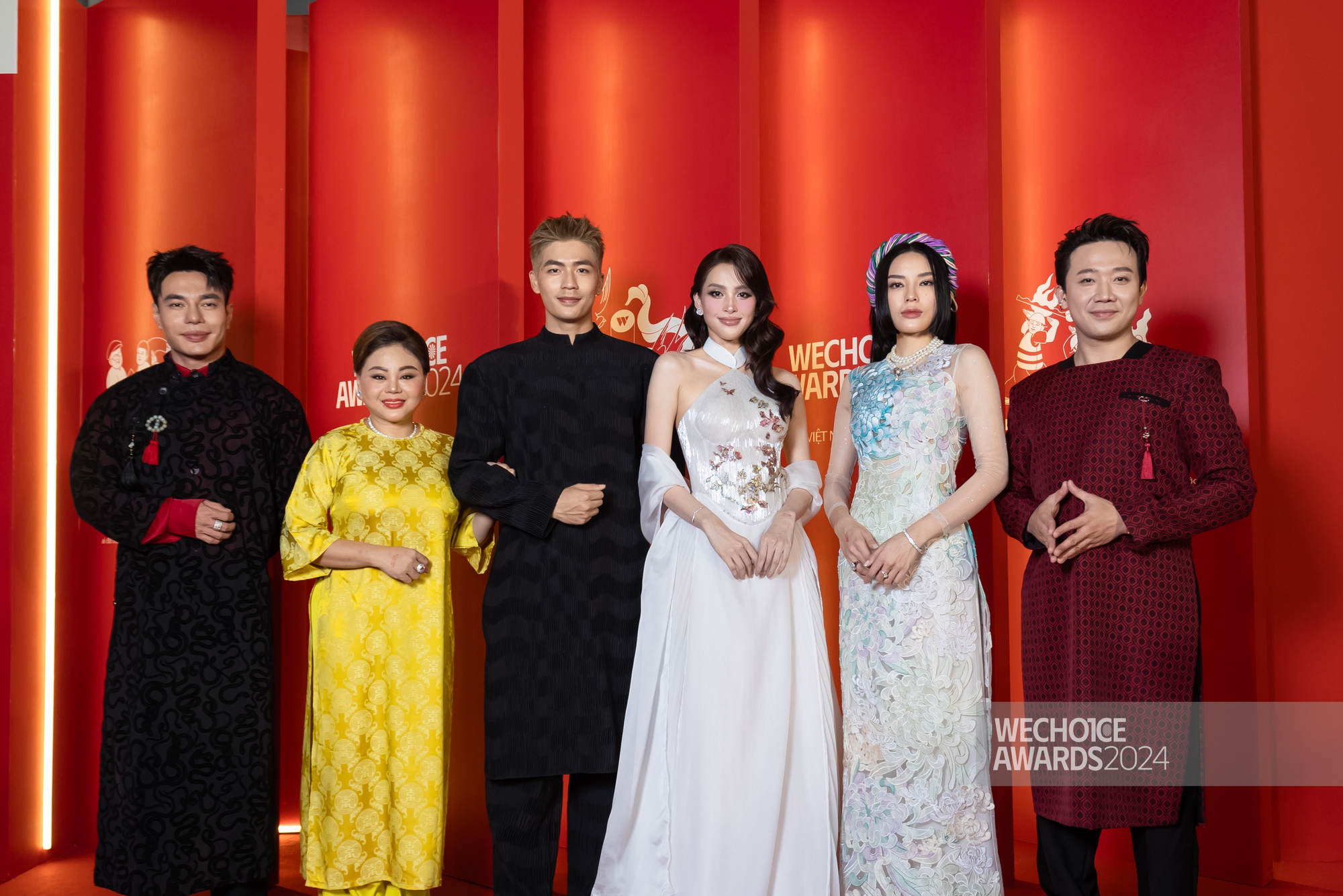 Trấn Thành bật khóc nức nở tại WeChoice Awards 2024, lý do là điều khiến cả nước xót xa- Ảnh 3. Trấn Thành bật khóc nức nở tại WeChoice Awards 2024, lý do là điều khiến cả nước xót xa- Ảnh 3.