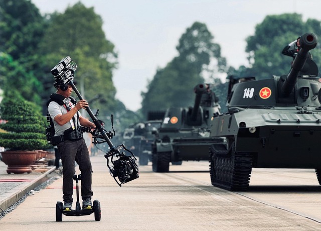 Steadicam Trinity - “Vũ khí tối thượng” được Lê Bảo Hân sử dụng đắt đỏ thế nào? Sang-xịn-mịn thế nào?- Ảnh 6.