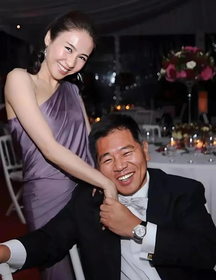 Đệ nhất mỹ nhân Hong Kong bị đồn yêu Lý Hùng, giải nghệ vì 2 người đàn ông tàn tật bây giờ ra sao?- Ảnh 5.