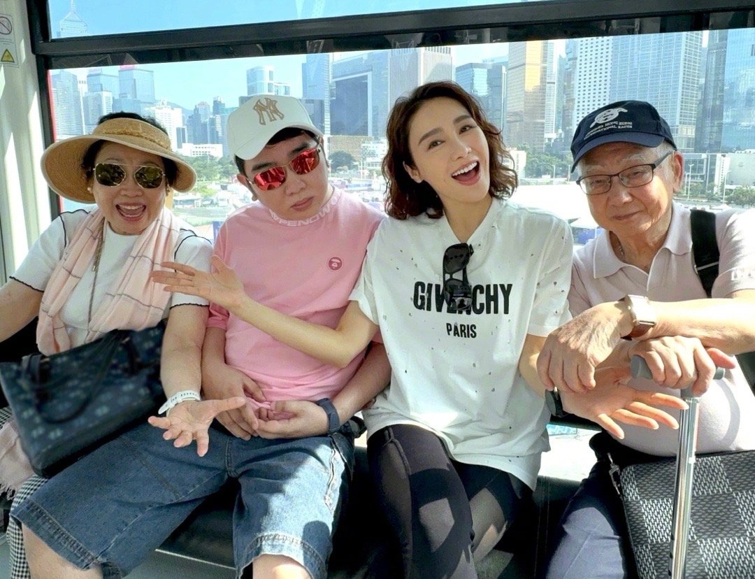 Đệ nhất mỹ nhân Hong Kong bị đồn yêu Lý Hùng, giải nghệ vì 2 người đàn ông tàn tật bây giờ ra sao?- Ảnh 4.