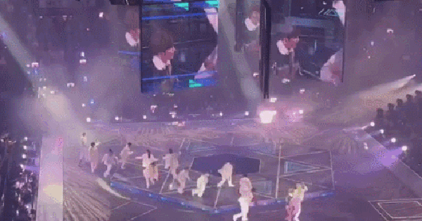 Nam vũ công liệt tứ chi sau vụ bị màn hình LED 600kg rơi trúng người, tình trạng hiện tại nghiêm trọng ra sao? led3 1719999962879527543047 1753494378073 17534943784421258294207 17534987764611032754528 25 0 284 495 crop 1753498839755183100603gifpng