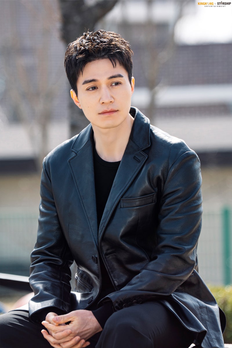 Nhan sắc giả dối của Lee Dong Wook- Ảnh 2.