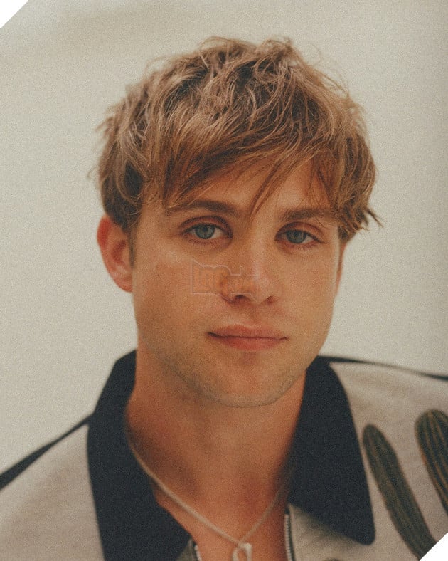 Hình ảnh diễn viên Leo Woodall.