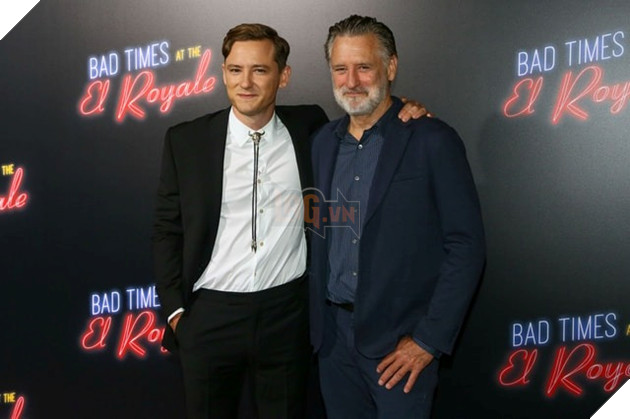 Hình ảnh sao nam Lewis Pullman và cha của anh