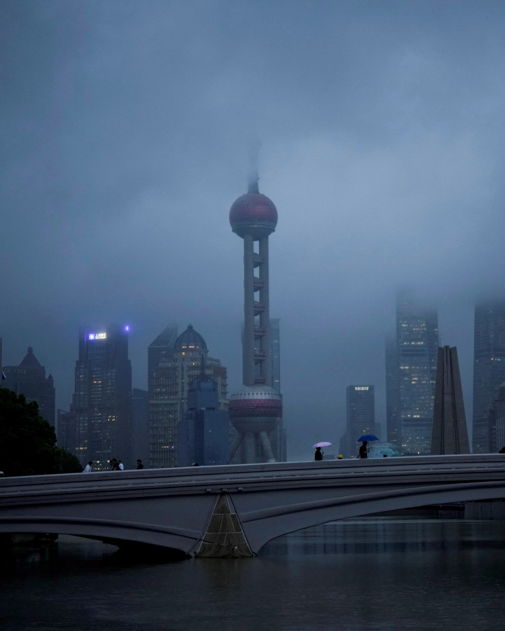 Cảnh tượng mưa ngập ở Thượng Hải khiến nhiều người giật mình, nhận xét: