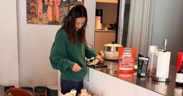 Lee Hyori tiết lộ từng bị chó cắn suýt đứt ngón tay 28 Lee Hyori tiết lộ từng bị chó cắn suýt đứt ngón tay lh 51951376693907927528351 1753677520604 1753677522340862936211 145 0 381 451 crop 1753677583147180726760jpeg