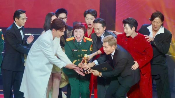 Quy trình nghiêm ngặt gửi Mưa Đỏ đi Oscar lien hoan phim5 2901 2583 1764495363426 1764495363986454701466