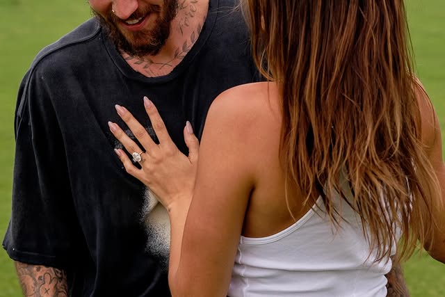 Có gì trong loạt ảnh hút 3,1 triệu Có gì trong loạt ảnh hút 3,1 triệu