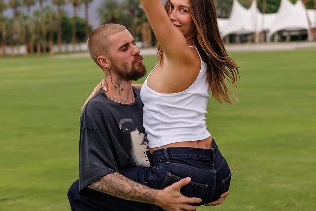 Có gì trong loạt ảnh hút 3,1 triệu Có gì trong loạt ảnh hút 3,1 triệu