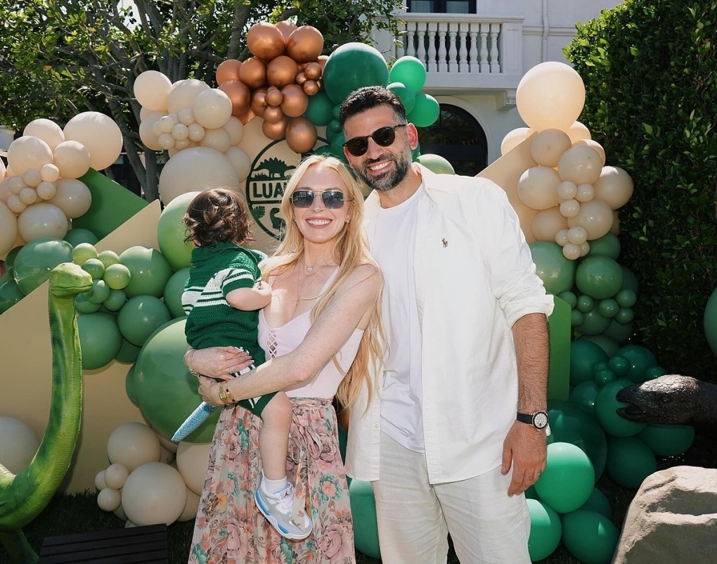 Lindsay Lohan tự cosplay chính mình 27 năm trước, kết quả ra sao mà netizen