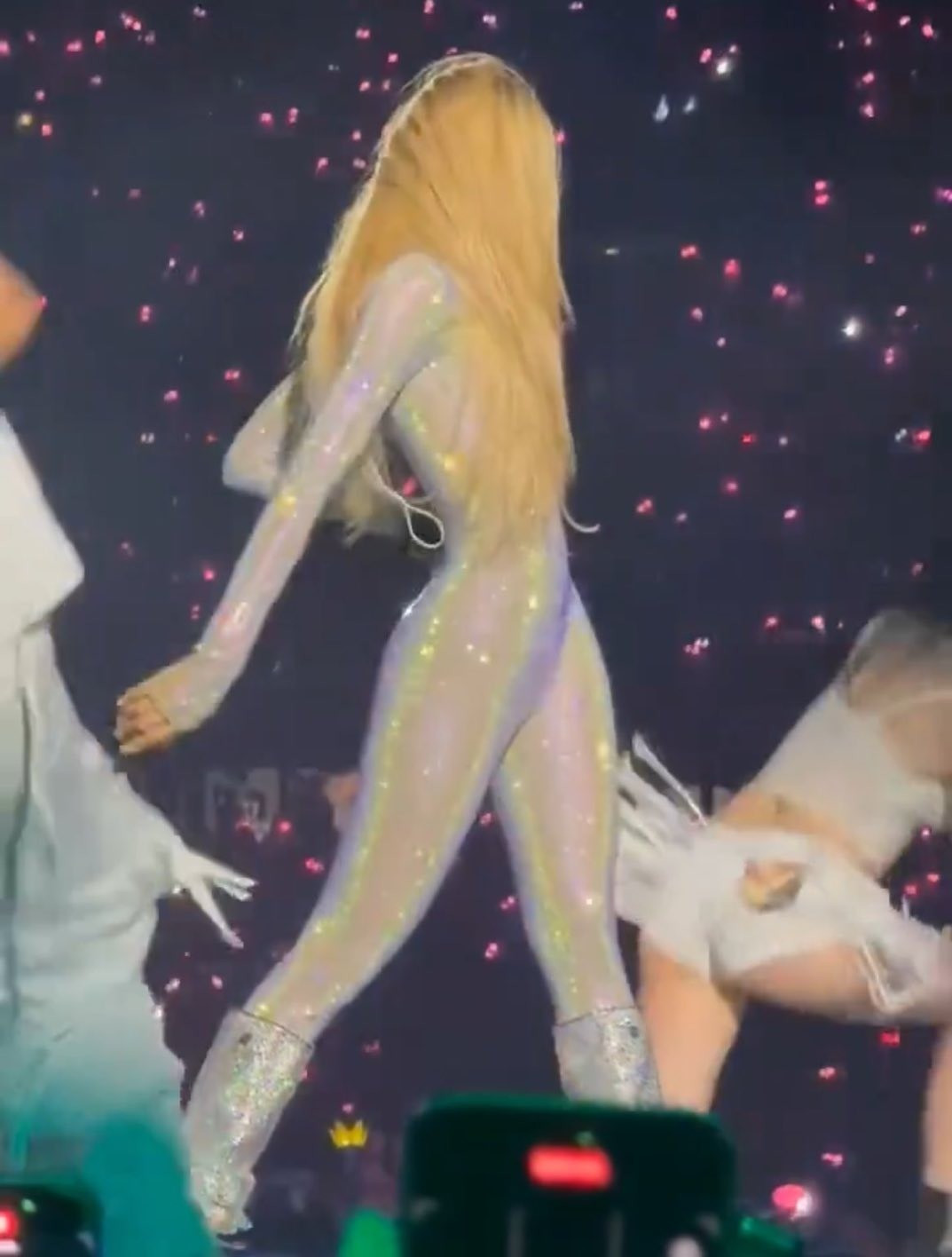 Hình thể siêu thực của Lisa (BLACKPINK)- Ảnh 9.