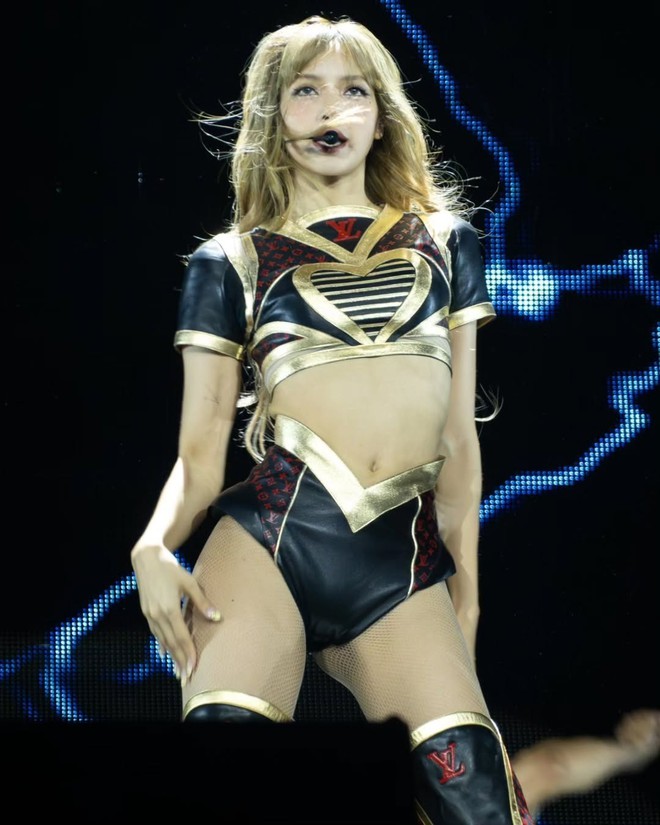 Hình thể siêu thực của Lisa (BLACKPINK)- Ảnh 10.