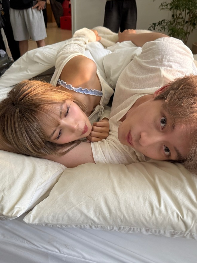 Lisa (BLACKPINK) vướng tranh cãi làm