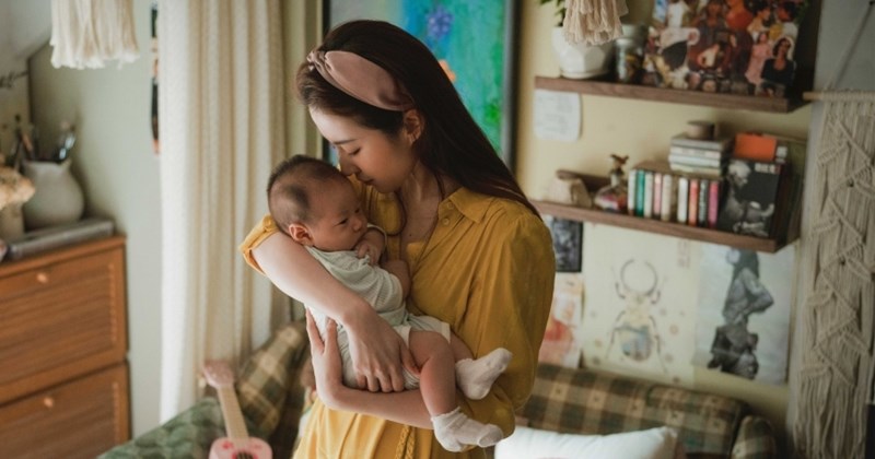 Hành động đáng xấu hổ của Lưu Diệc Phi ngay trên sóng trực tiếp bị cả MXH tấn công- Ảnh 2.