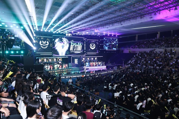 Liên Minh Huyền Thoại vs VALORANT: Tựa game nào của Riot Games là tốt nhất?