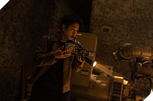 Tiếng Ồn Quỷ Dị còn hứa hẹn khắc họa nỗi sợ vô cùng thực tế, dựa trên áp lực xã hội và sự thờ ơ của con người với nhau.