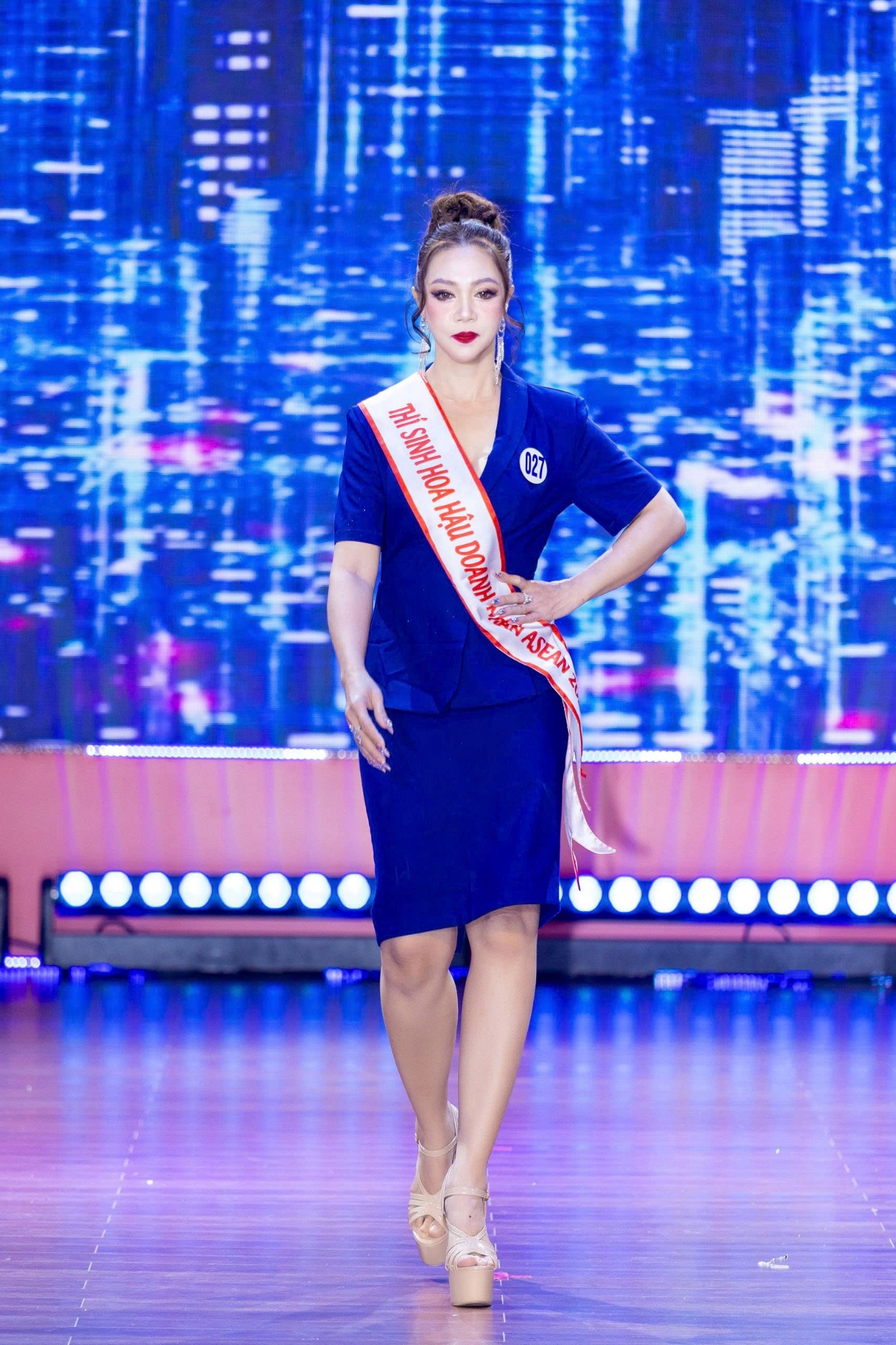Doanh nhân Lê Thị Châu Long xuất sắc giành ngôi vị Á hậu 3 Hoa hậu Doanh nhân Asean 2025 - 3