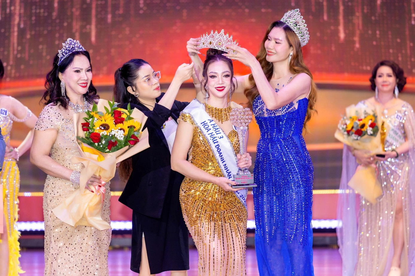 Doanh nhân Lê Thị Châu Long xuất sắc giành ngôi vị Á hậu 3 Hoa hậu Doanh nhân Asean 2025 - 6