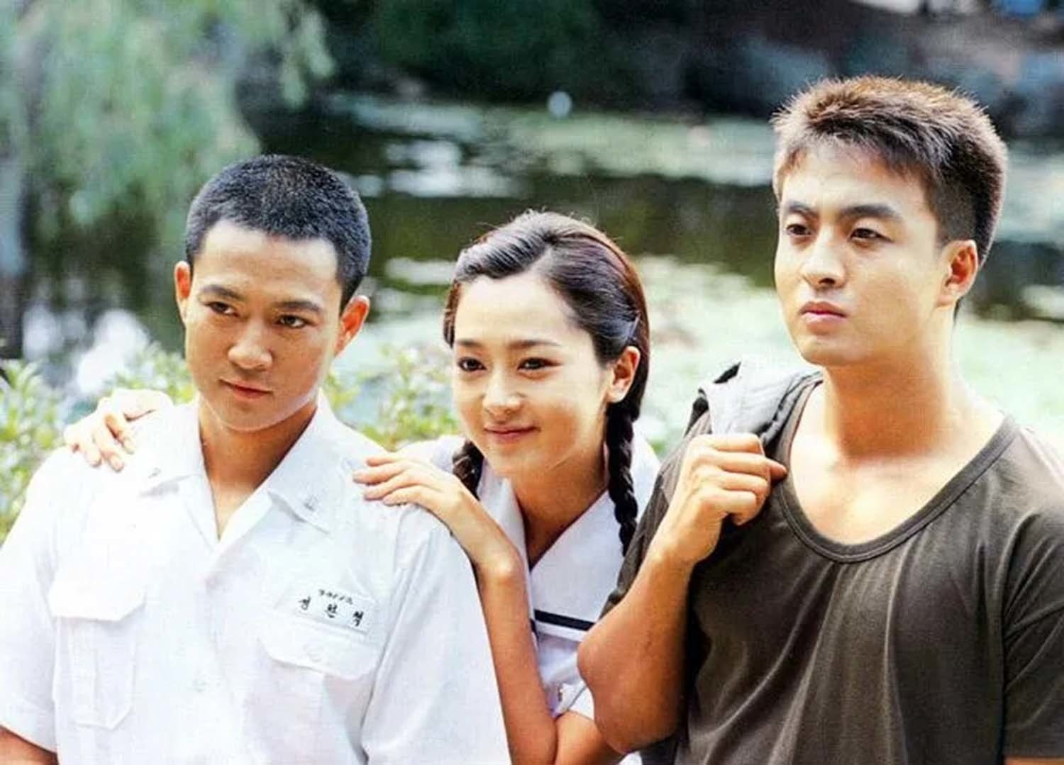 Tuổi 15 đáng nhớ của Song Hye Kyo: Đóng vai không tên lướt qua màn ảnh, có ai ngờ 30 năm sau làm