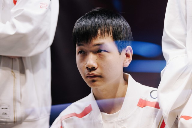 Nghi vấn chiến đội LPL mâu thuẫn nội bộ, Nghi vấn chiến đội LPL mâu thuẫn nội bộ,