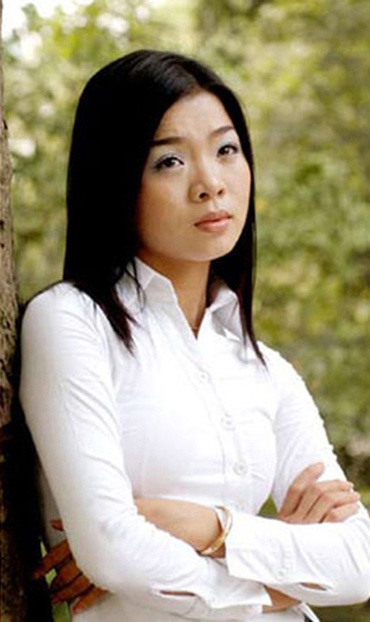 Nữ hoàng phòng trà sống trong biệt thự mặt tiền 600m2 ở TP.HCM cùng tình trẻ, một chiếc đèn giá vài tỷ- Ảnh 1.