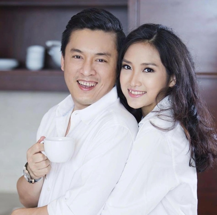 Vợ kém 17 tuổi của Lam Trường: 6 tuổi được mẹ dắt tới cho chồng bế trên tay- Ảnh 2. Vợ kém 17 tuổi của Lam Trường: 6 tuổi được mẹ dắt tới cho chồng bế trên tay- Ảnh 2.