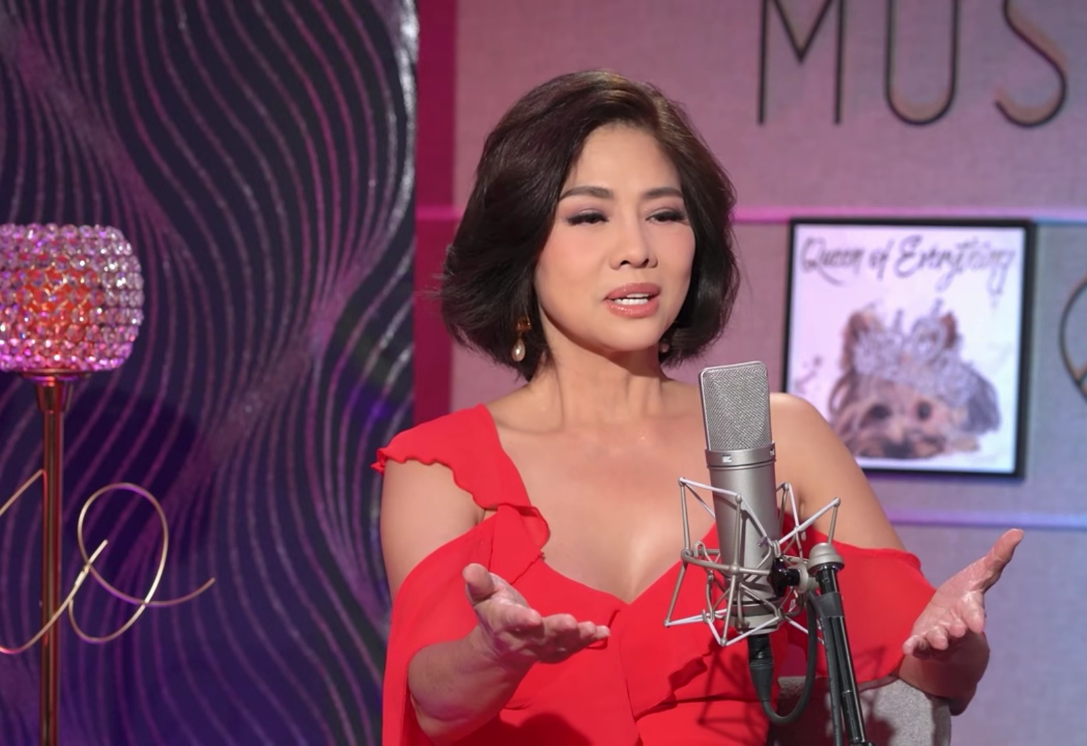 Nữ ca sĩ 3 đời chồng 52 tuổi vẫn đắt duyên: