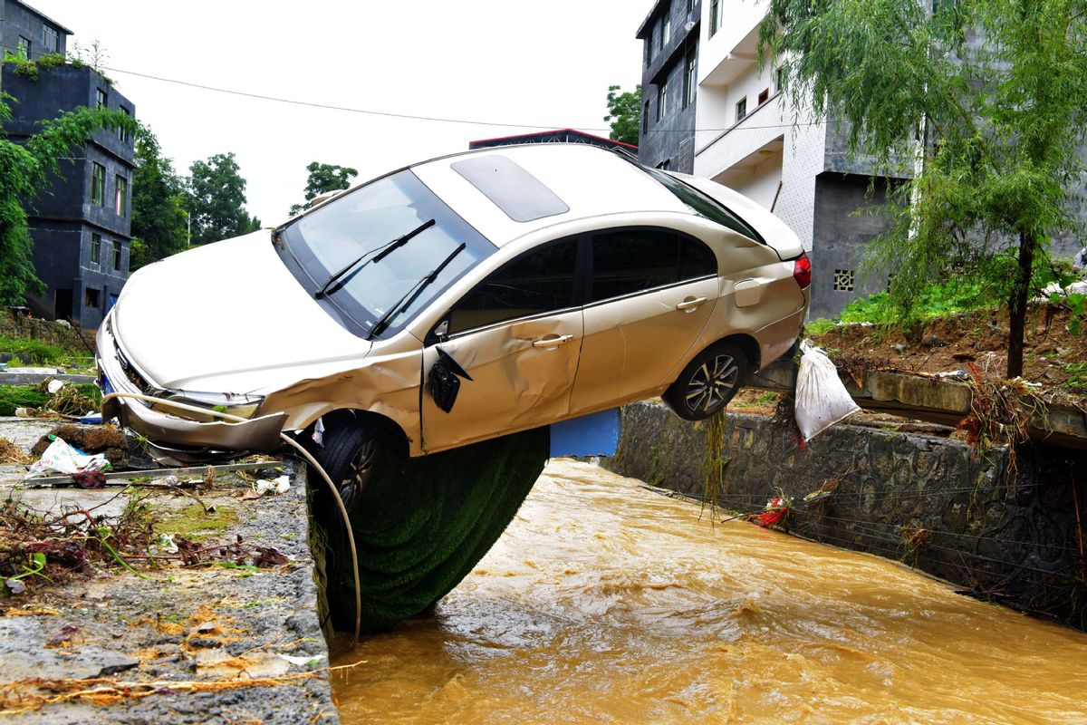 Trung Quốc khốn khổ vì
