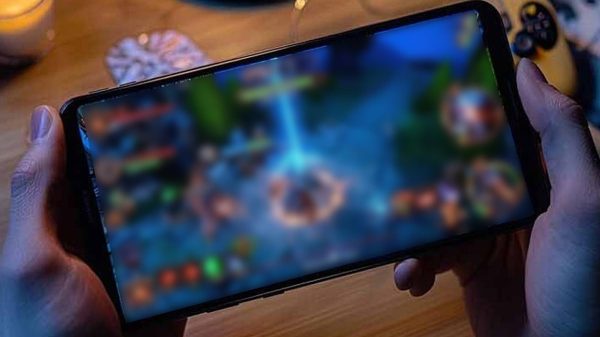 Một người phụ nữ bị một game thủ lừa đảo với số tiền 4 tỷ đồng suốt 3 năm trời lua dao qua game 2 xhiajpg