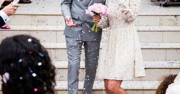 Đại gia dỏm cầu hôn với vali đầy tiền giả, cô gái bị lừa gần nửa tỷ đồng lua tinh 09410889 1744088505440 174408850592127228957 0 26 381 636 crop 17440886072241664288452jpg