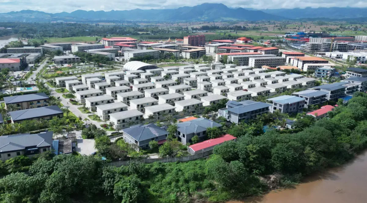 Hình ảnh vệ tinh hé lộ các trung tâm lừa đảo ở Myanmar vẫn tồn tại dù bị truy quét rầm rộ- Ảnh 2. Hình ảnh vệ tinh hé lộ các trung tâm lừa đảo ở Myanmar vẫn tồn tại dù bị truy quét rầm rộ- Ảnh 2.