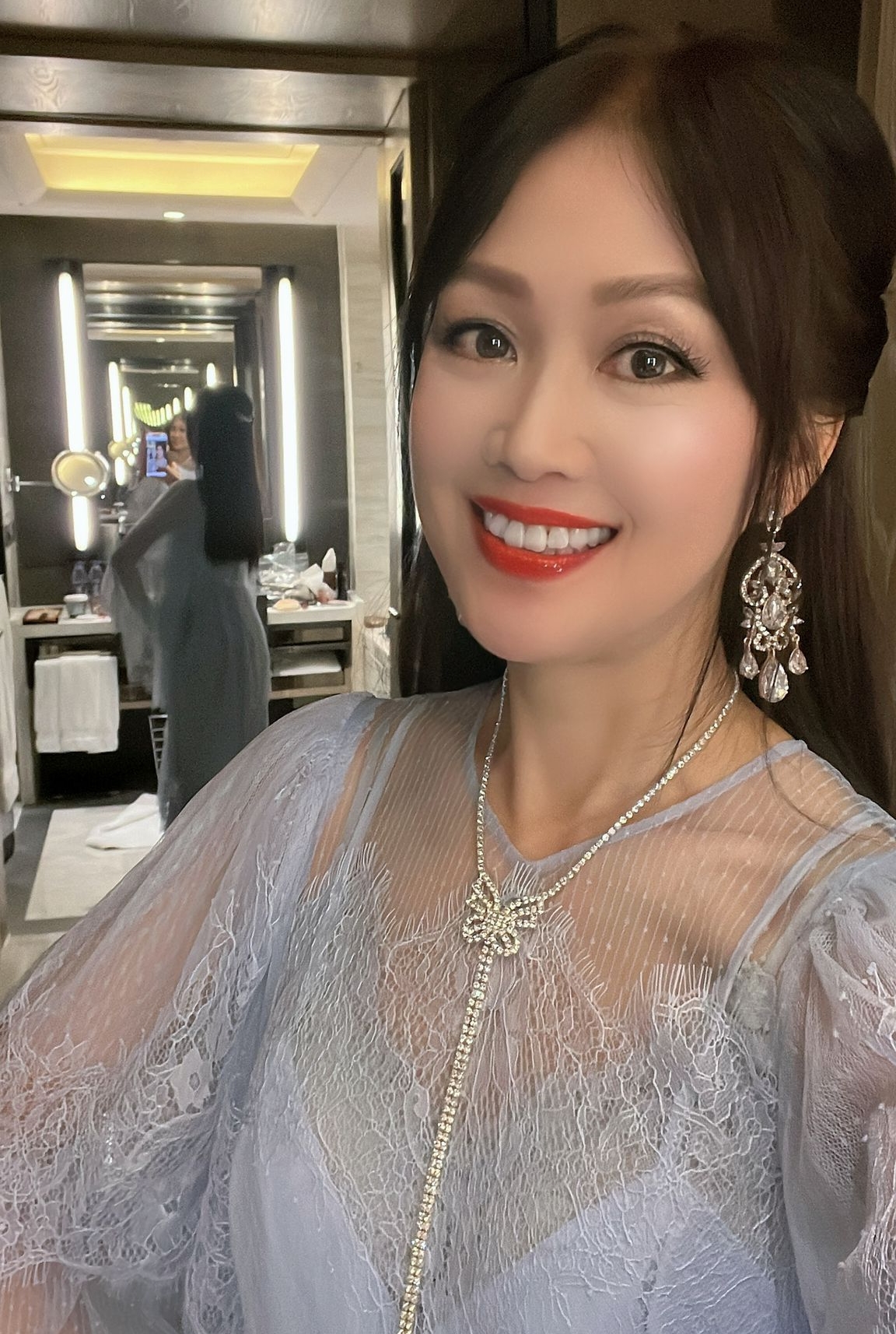 Chúc Anh Đài đẹp nhất màn ảnh U60 mà ngỡ như mới 30, trẻ mãi không già nhờ phim giả tình thật- Ảnh 11.