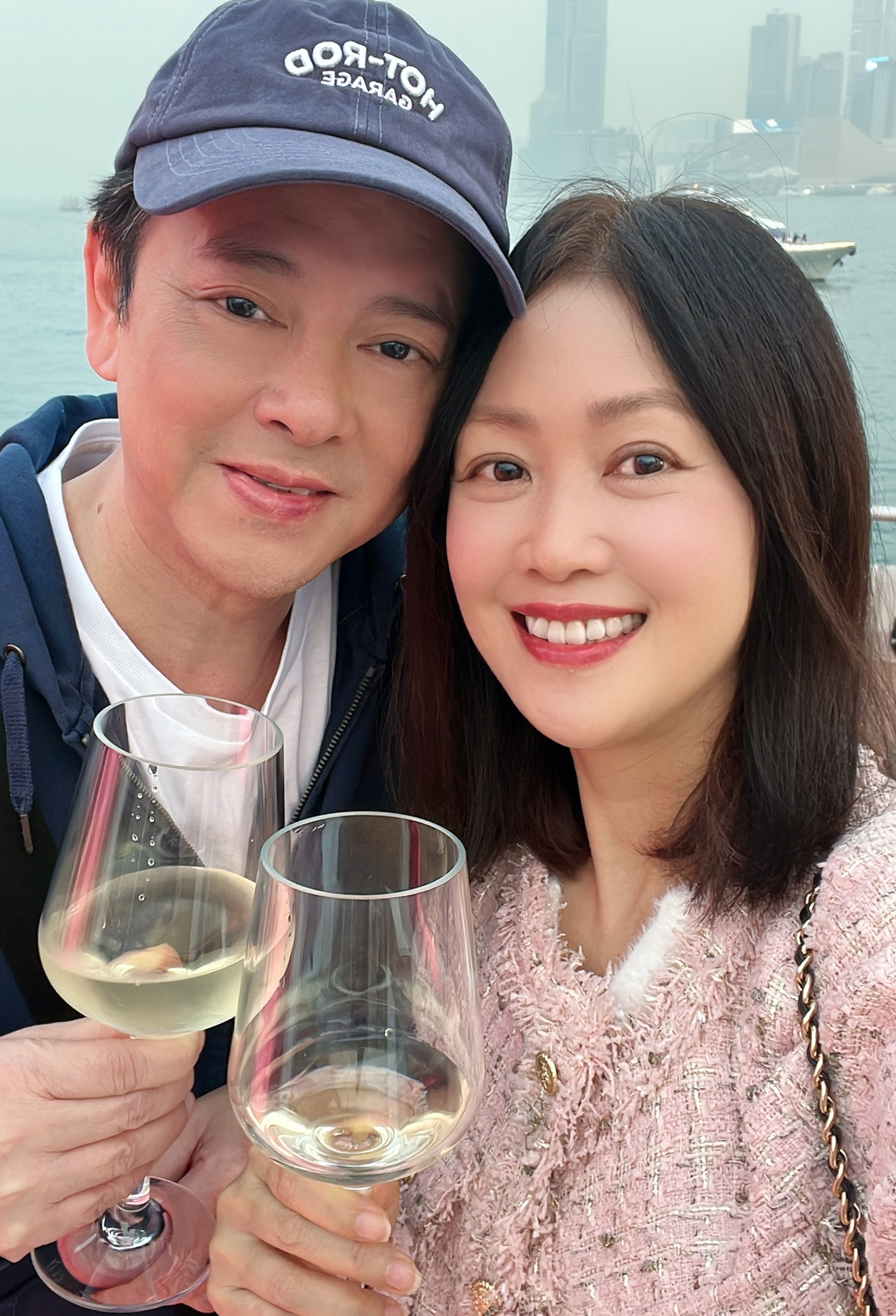 Chúc Anh Đài đẹp nhất màn ảnh U60 mà ngỡ như mới 30, trẻ mãi không già nhờ phim giả tình thật- Ảnh 4.