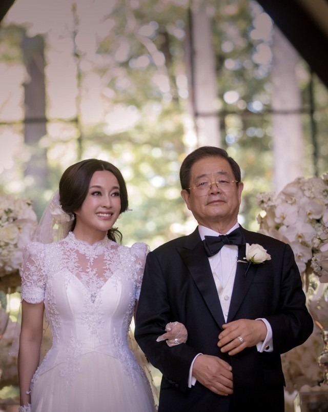 Bị điều tra khẩn khi đang nô nức dự Cannes 2025, sao nữ hạng A Cbiz hiện ra sao?- Ảnh 5.