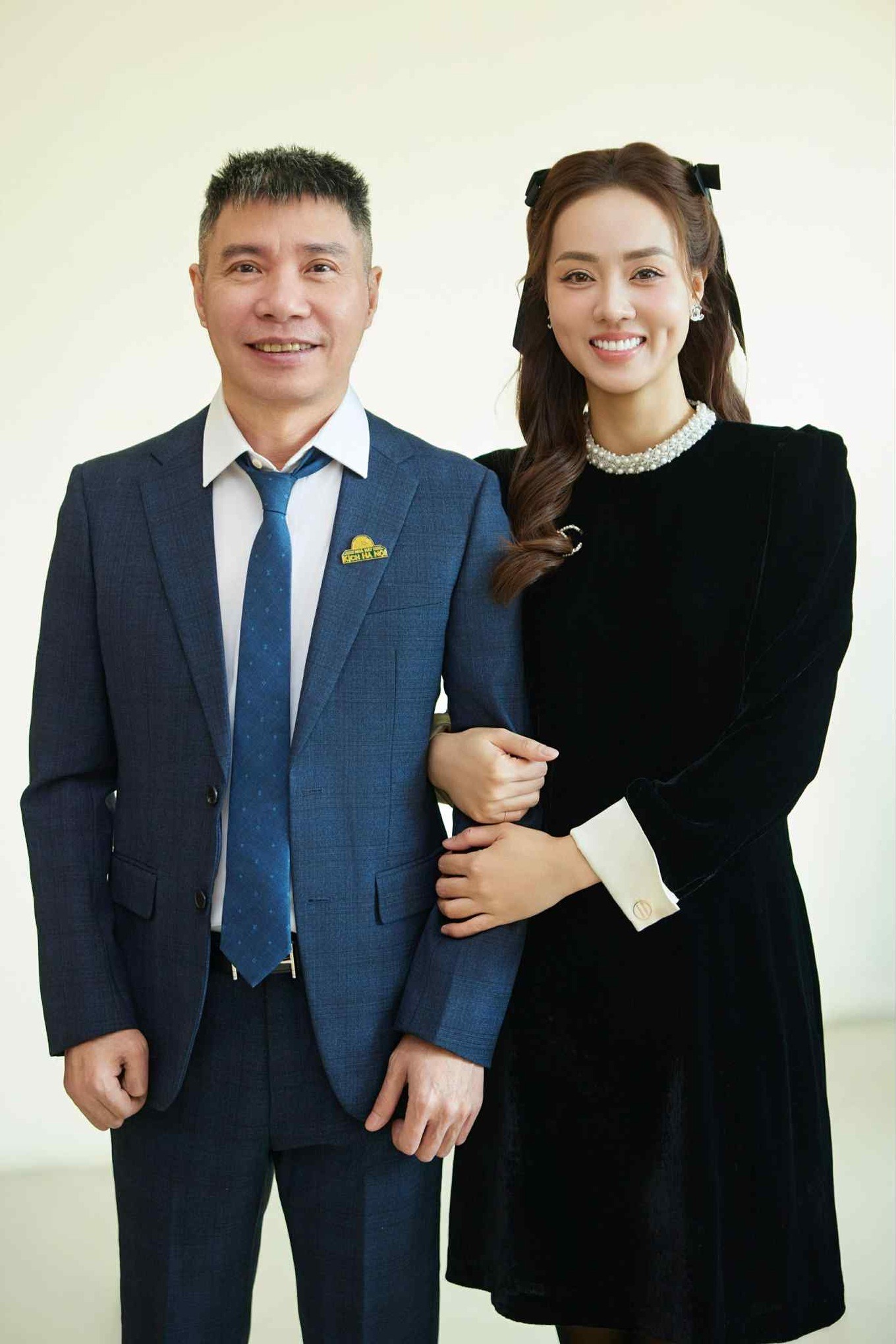 Vợ Công Lý tiết lộ lý do nói trống không với chồng- Ảnh 2. Vợ Công Lý tiết lộ lý do nói trống không với chồng- Ảnh 2.