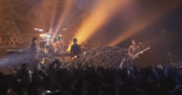 Sống chung 20 năm, nam ca sĩ bị bà xã đề đơn ly hôn ly1 17648957844931208562400 66 0 342 528 crop 1764895821751476181524gifpng