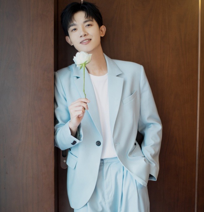 lyminhduc2-1736091696330-1736091697245318885831 "Đỉnh lưu" mới livestream bóc phốt cả showbiz 30 phút thu 173 tỷ đồng lyminhduc2 1736091696330 1736091697245318885831