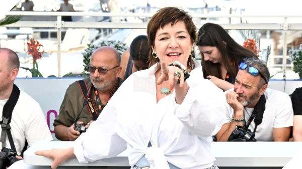 Đạo Diễn Lynne Ramsay Và Ezra Miller Tái Hợp Trong Dự Án Phim Ma Cà Rồng Mới 2